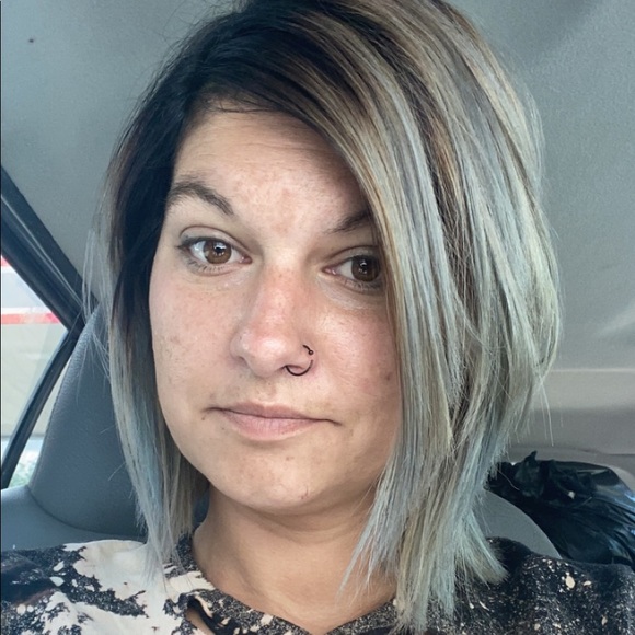 Meet your Posher, Amber - Picture 1 of 1